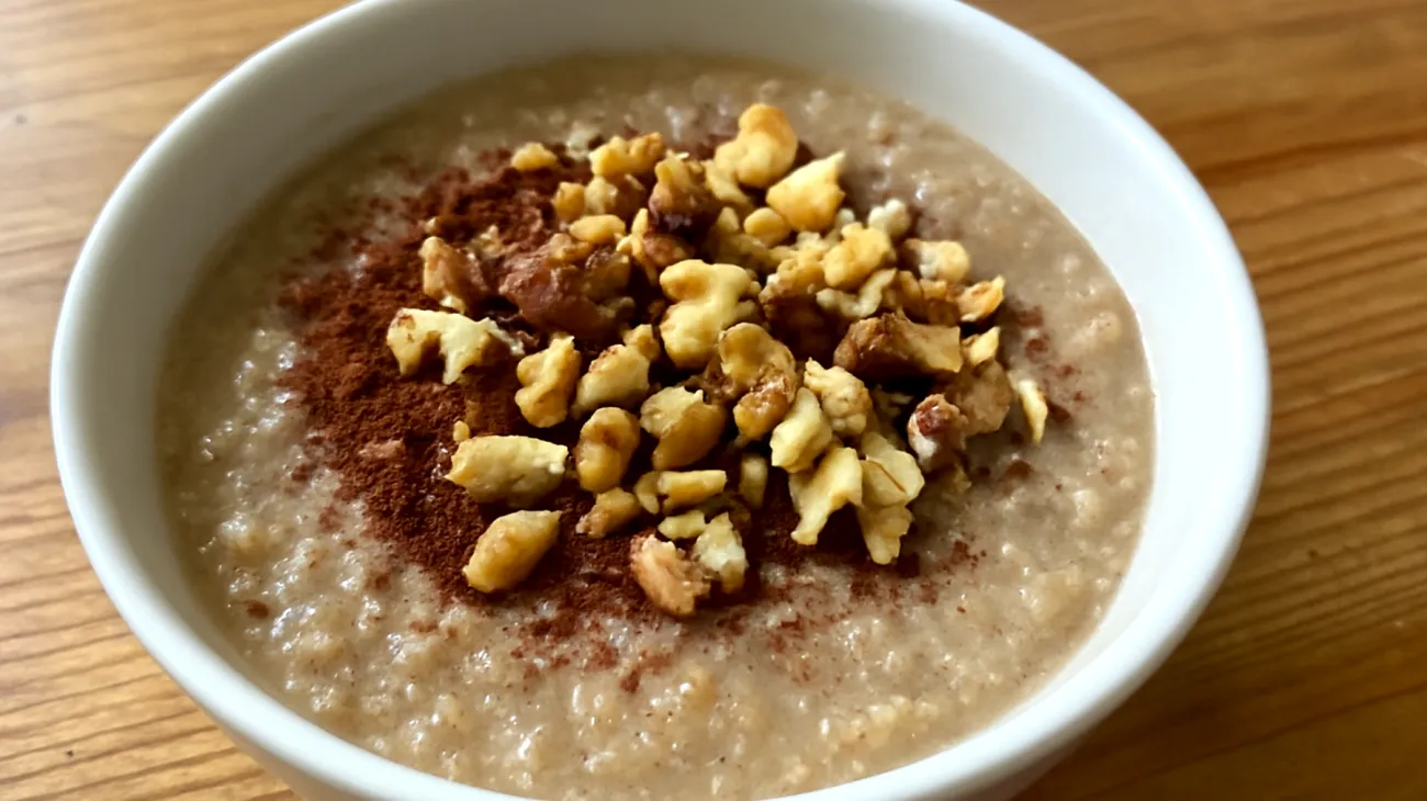 Amaranth-Quinoa-Pudding mit Kakao und Walnüssen"